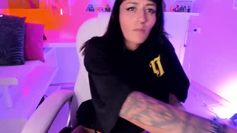 Valkiria online show from 11-27-25, 05:31