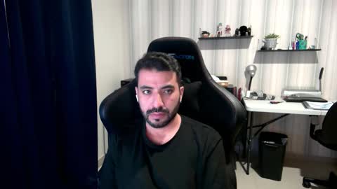 Roberto Carlos online show from 11-10-25, 10:20