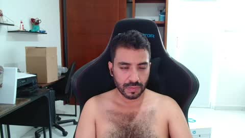 Snapshot of vallartamexi chatting on 05-24-26, 12:26 Roberto Carlos online show from 05-24-26, 12:26