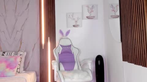 Vallolet Peach  online show from 11-23-25, 11:54