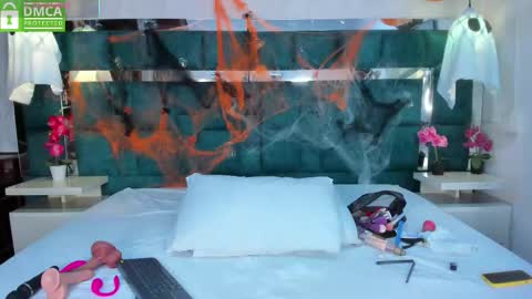 Snapshot of valtira_nova chatting on 10-29-25, 07:37 valtira nova online show from 10-29-25, 07:37