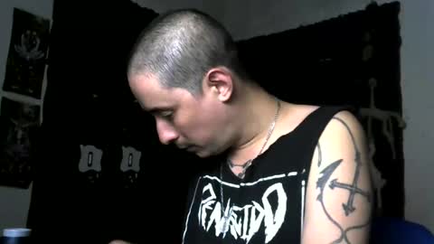 Snapshot of vampireathome chatting on 10-24-25, 06:21 vampireathome online show from 10-24-25, 06:21