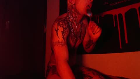 david guzman i model independenthelp me with a thumbs up online show from 02-07-25, 05:31