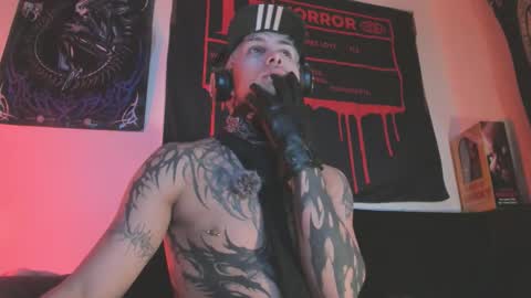 david guzman i model independenthelp me with a thumbs up online show from 09-19-25, 02:57