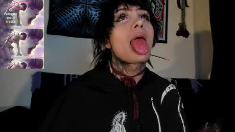 david guzman i model independenthelp me with a thumbs up online show from 02-23-26, 03:15