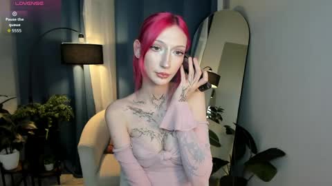 Snapshot of vampray_ chatting on 06-06-26, 09:19 Leyla online show from 06-06-26, 09:19