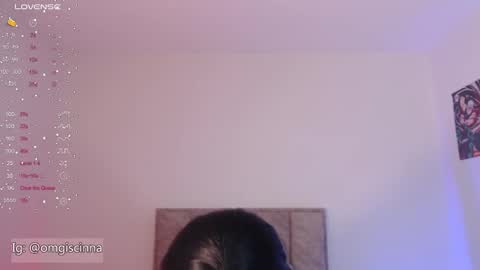Snapshot of vampy__cinna chatting on 01-31-25, 10:52 Cinnamon online show from 01-31-25, 10:52