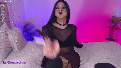 Snapshot of vampy__cinna chatting on 03-09-25, 06:39 Cinnamon online show from 03-09-25, 06:39