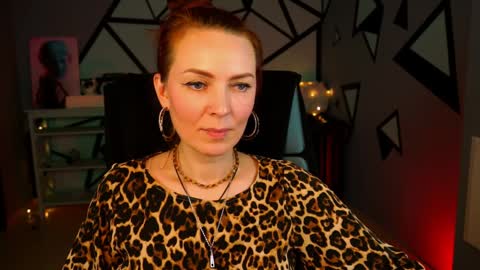 Snapshot of vandarossi chatting on 12-08-24, 02:30 Vanda online show from 12-08-24, 02:30