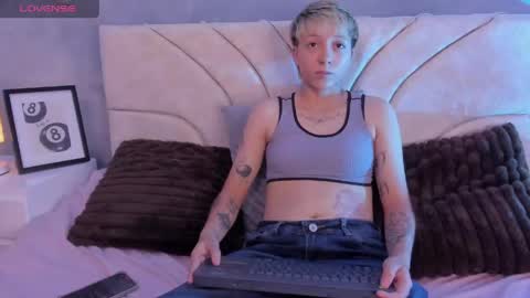 Snapshot of vane_grey chatting on 05-26-26, 08:49 vane_grey online show from 05-26-26, 08:49