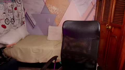 vane_latin18 online show from 05-06-26, 09:42
