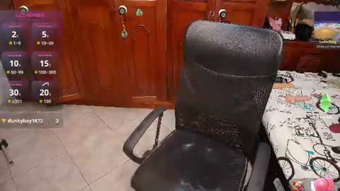 vane_latin18 online show from 06-24-26, 08:19