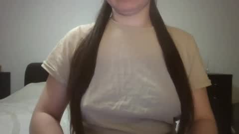 Snapshot of vanesajewel chatting on 03-03-25, 07:39 VanesaJewel online show from 03-03-25, 07:39