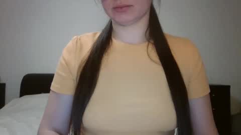 Snapshot of vanesajewel chatting on 03-05-25, 05:50 VanesaJewel online show from 03-05-25, 05:50