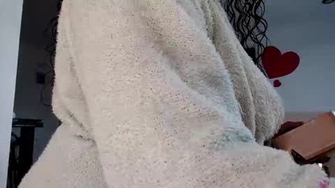 Snapshot of vanesam chatting on 02-18-26, 04:58 vanessa and samantha online show from 02-18-26, 04:58