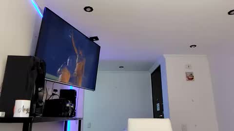 Snapshot of vanesam chatting on 03-12-26, 07:36 vanessa and samantha online show from 03-12-26, 07:36