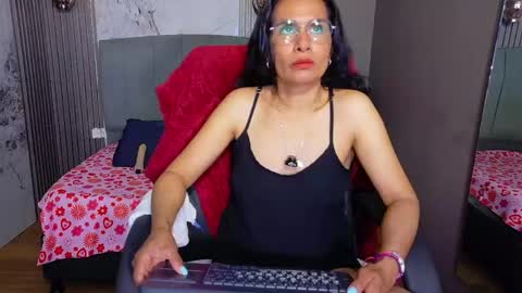 Snapshot of vanessa_7_ chatting on 03-24-26, 12:04 Vanessa online show from 03-24-26, 12:04