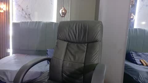 Snapshot of vanessa_7_ chatting on 03-25-26, 11:11 Vanessa online show from 03-25-26, 11:11