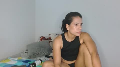 Snapshot of vanessa_aniston83 chatting on 01-05-25, 05:30 vanessa online show from 01-05-25, 05:30