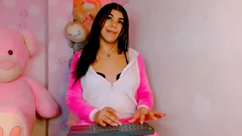 vanessa online show from 12-17-24, 05:40