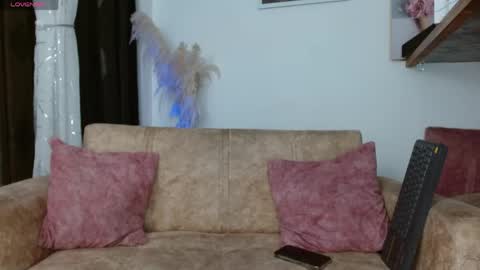 vanessa online show from 04-30-26, 01:23