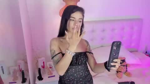 Snapshot of vanessa_cruz_18 chatting on 07-22-26, 10:56 Vane online show from 07-22-26, 10:56