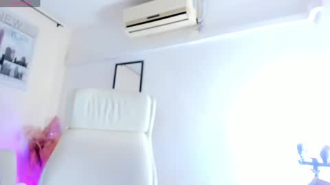 Vanessa online show from 02-04-25, 12:22