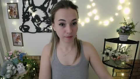 Snapshot of vanessa_joy_ chatting on 04-29-26, 11:03 Vanessa online show from 04-29-26, 11:03