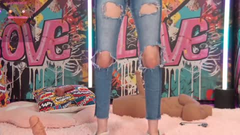 Snapshot of vanessa_love chatting on 12-31-24, 04:25 Vanessa online show from 12-31-24, 04:25