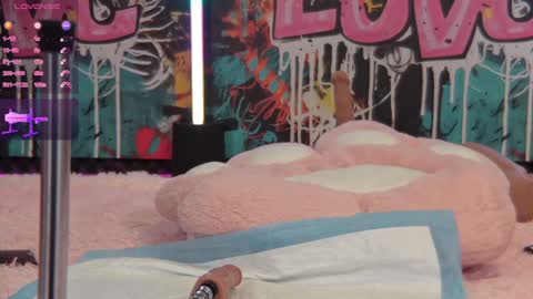 Snapshot of vanessa_love chatting on 01-07-25, 06:14 Vanessa online show from 01-07-25, 06:14