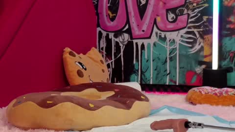 Snapshot of vanessa_love chatting on 01-21-25, 08:21 Vanessa online show from 01-21-25, 08:21