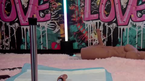 Snapshot of vanessa_love chatting on 01-26-25, 05:13 Vanessa online show from 01-26-25, 05:13