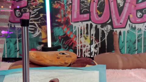 Snapshot of vanessa_love chatting on 02-02-25, 11:30 Vanessa online show from 02-02-25, 11:30