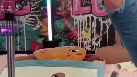 Snapshot of vanessa_love chatting on 02-02-25, 05:37 Vanessa online show from 02-02-25, 05:37