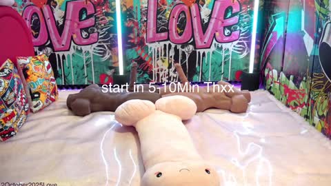 Snapshot of vanessa_love chatting on 10-12-25, 02:27 Vanessa online show from 10-12-25, 02:27