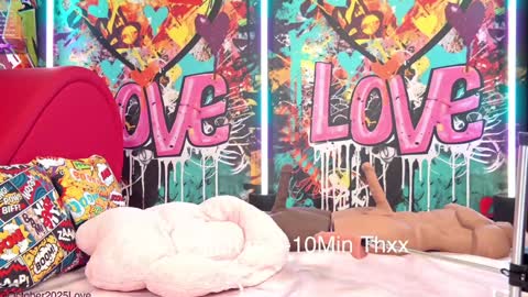 Snapshot of vanessa_love chatting on 10-25-25, 02:24 Vanessa online show from 10-25-25, 02:24