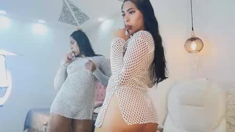 Snapshot of vanessa_rain_ chatting on 10-02-25, 07:54 Vanessa online show from 10-02-25, 07:54