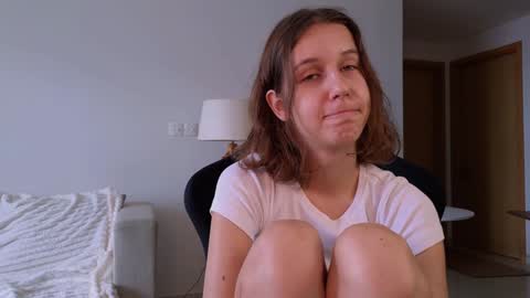 Snapshot of vanessabayer chatting on 12-20-24, 06:19 vanessa online show from 12-20-24, 06:19