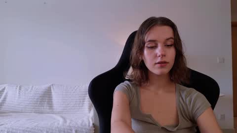 Snapshot of vanessabayer chatting on 12-22-24, 05:01 vanessa online show from 12-22-24, 05:01