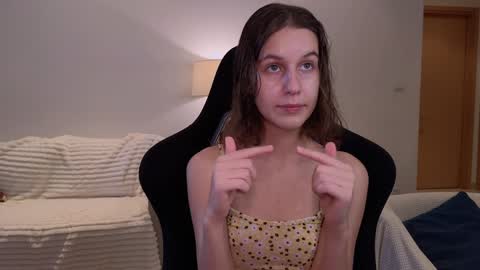 Snapshot of vanessabayer chatting on 01-07-25, 04:08 vanessa online show from 01-07-25, 04:08