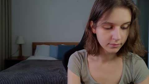 Snapshot of vanessabayer chatting on 03-11-25, 12:22 vanessa online show from 03-11-25, 12:22