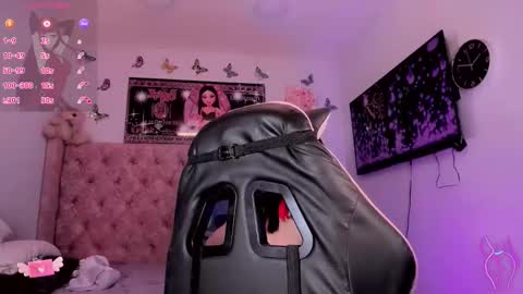 Snapshot of vanessacastroo chatting on 03-21-26, 06:29 vanessacastroo online show from 03-21-26, 06:29