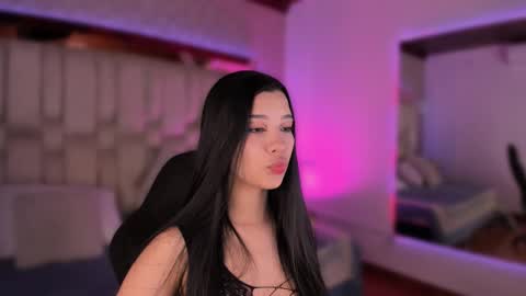 vanessaduval online show from 10-18-25, 03:42