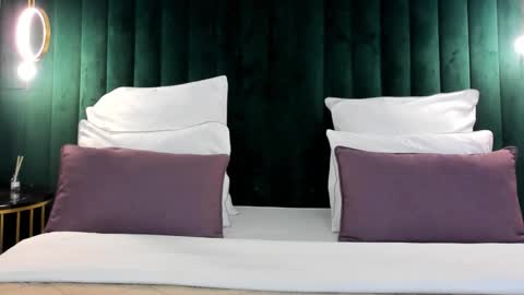 Snapshot of vanessafields chatting on 03-17-26, 06:00 Vanessa online show from 03-17-26, 06:00