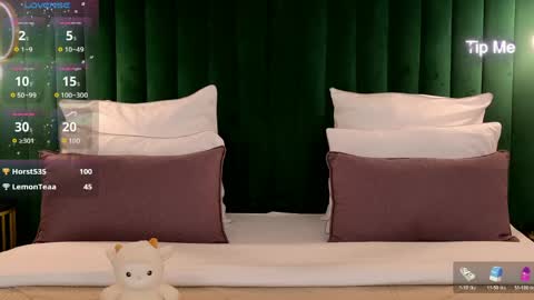 Snapshot of vanessafields chatting on 03-19-26, 06:12 Vanessa online show from 03-19-26, 06:12