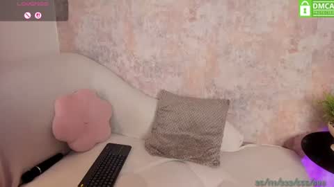 V online show from 06-19-26, 01:04