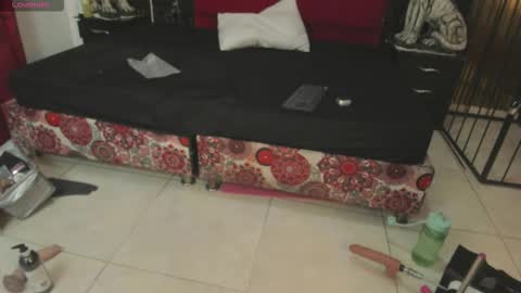 Vanessa Hard online show from 03-11-26, 03:23