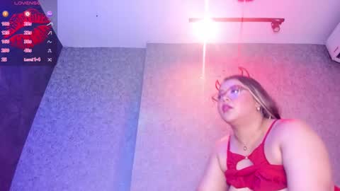 Snapshot of vanessakalo chatting on 10-04-25, 01:47 Vanessa online show from 10-04-25, 01:47