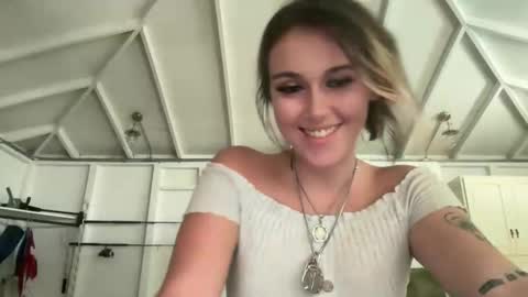 Snapshot of vanessaluvs2play chatting on 11-09-25, 09:57 vanessaluvs2play online show from 11-09-25, 09:57