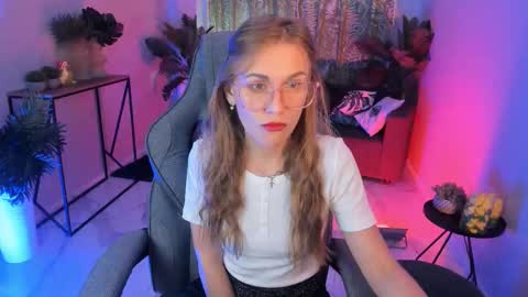 Vanessa online show from 10-06-25, 08:01